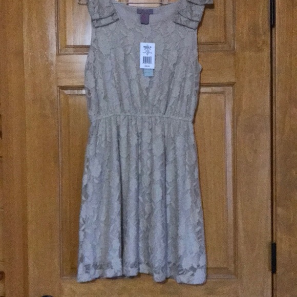 Dress - Picture 3 of 3